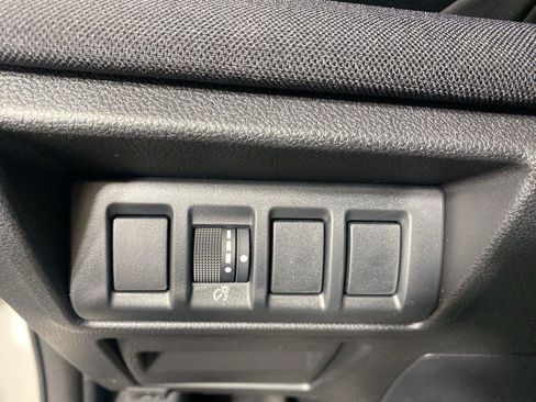 Used 2025 Subaru Outback Premium AWD/4WD image 21