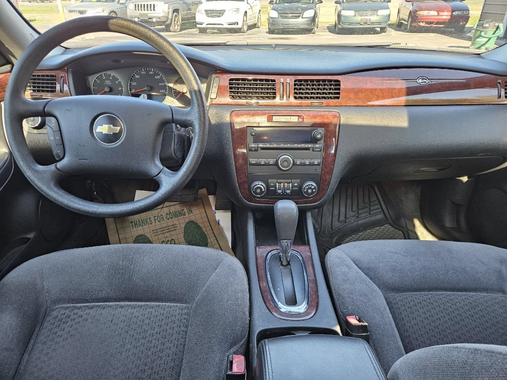 Used 2009 Chevrolet Impala LT FWD image 10