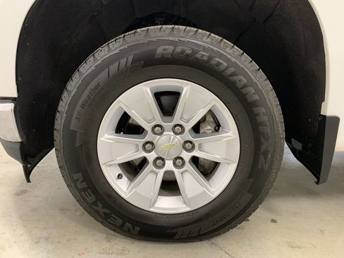 Used 2020 Chevrolet Silverado 1500 LT image 16