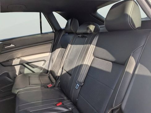 Certified 2023 Volkswagen Atlas Cross Sport SE w/ Panoramic Sunroof Package FWD image 16