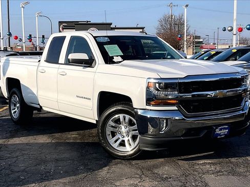 Used 2018 Chevrolet Silverado 1500 LT w/ All Star Edition image 31