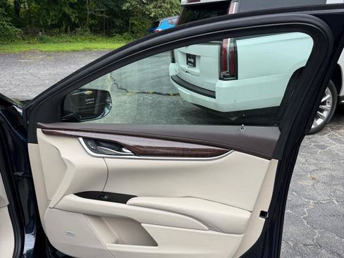 Used 2013 Cadillac XTS Premium AWD/4WD image 27