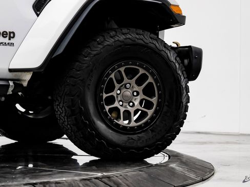 Used 2022 Jeep Wrangler Unlimited Rubicon w/ Xtreme Recon 35" Tire Package image 93