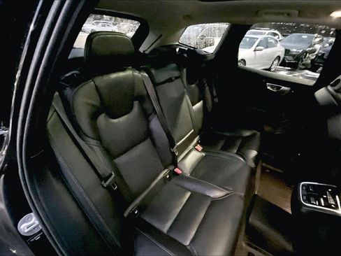 Used 2023 Volvo XC60 B5 Ultimate w/ Climate Package image 18
