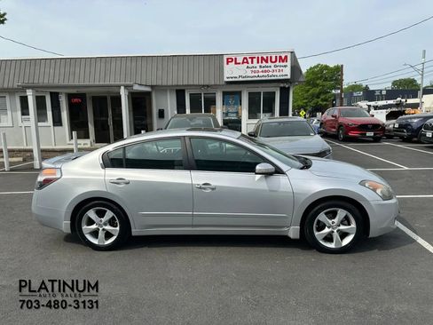 Used 2008 Nissan Altima 3.5 SE w/ Sport Pkg image 2