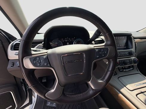 Used 2018 GMC Yukon Denali w/ Denali Ultimate Package AWD/4WD image 11