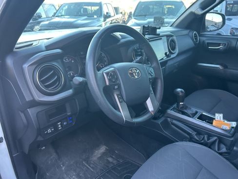 Used 2019 Toyota Tacoma TRD Off-Road image 31