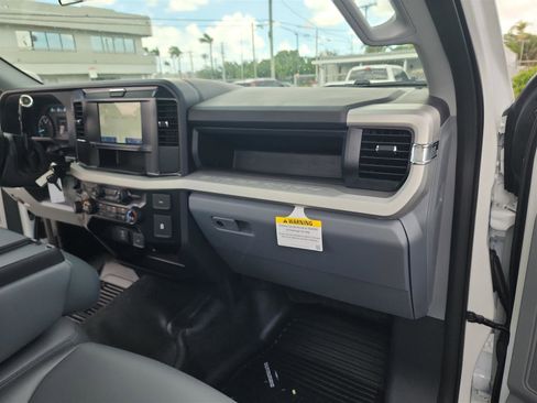 New 2025 Ford F250 XL w/ XL Chrome Package image 25