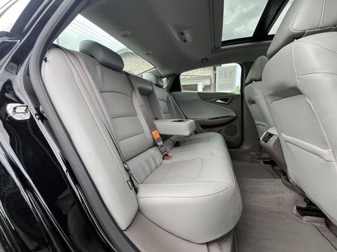 Used 2018 Chevrolet Malibu Premier w/ Premier Sun and Wheel Package FWD image 15