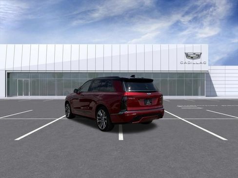 Certified 2026 Cadillac Vistiq Platinum w/ LPO, Floor Liner Package AWD/4WD image 4