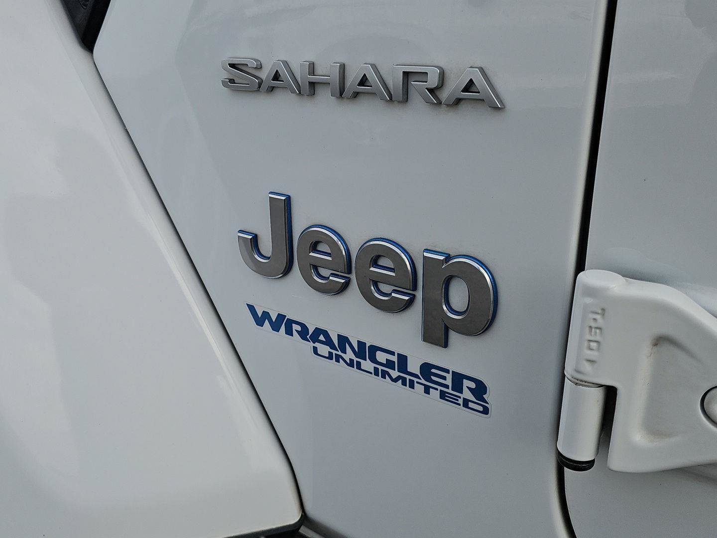 Used 2022 Jeep Wrangler Unlimited Sahara AWD/4WD image 11