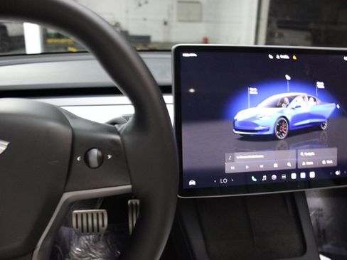 Used 2022 Tesla Model 3 Performance image 40