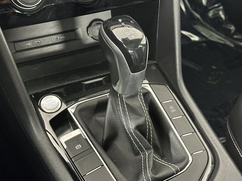 Used 2022 Volkswagen Taos SEL w/ Panoramic Sunroof Package image 21