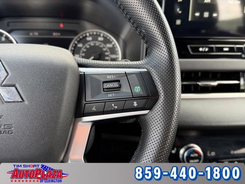 Used 2025 Mitsubishi Outlander SE AWD/4WD image 18