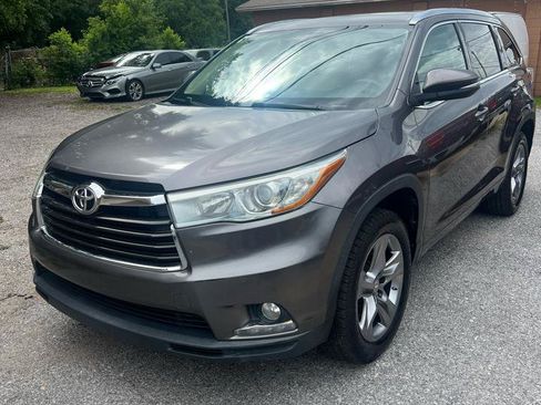 Used 2015 Toyota Highlander Limited FWD image 2