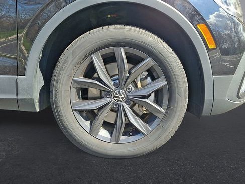 Used 2024 Volkswagen Tiguan SE image 27