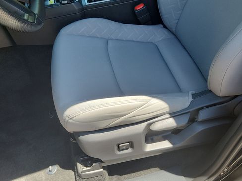 Certified 2024 Toyota Tacoma SR5 AWD/4WD image 7