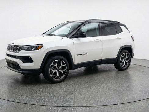 Used 2025 Jeep Compass Limited image 3