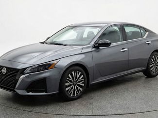 Used 2025 Nissan Altima 2.5 SV FWD video 2