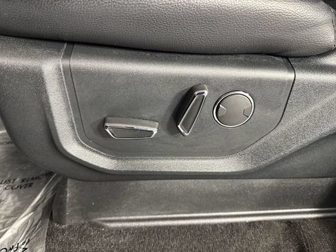Used 2020 Ford Expedition Limited w/ Equipment Group 302A AWD/4WD image 22