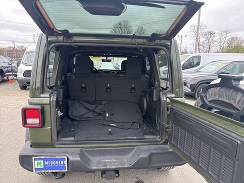 Used 2022 Jeep Wrangler Unlimited Sport w/ Sun And Sound Package AWD/4WD image 9