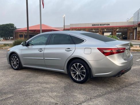 Used 2017 Toyota Avalon XLE Premium FWD image 7