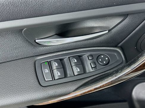 Used 2014 BMW 320i Sedan RWD image 16