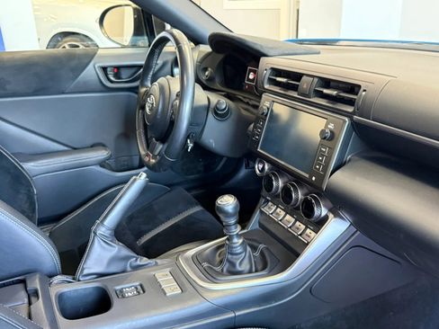 Used 2023 Toyota GR86 Premium RWD image 21