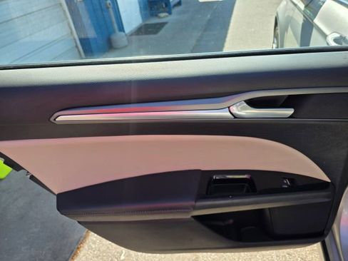 Used 2016 Ford Fusion Titanium image 19