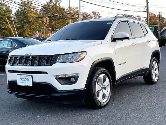 Used 2019 Jeep Compass Latitude w/ Popular Equipment Group AWD/4WD image 2