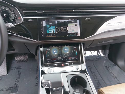 Certified 2023 Audi Q8 Prestige w/ Prestige Package AWD/4WD image 21