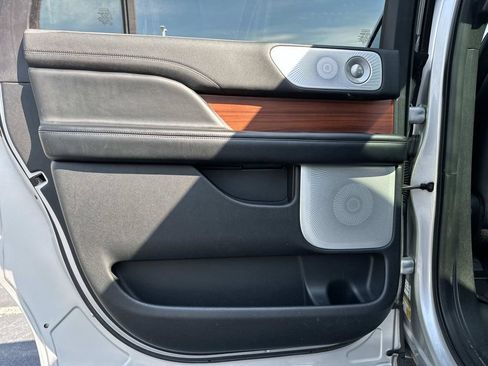 Used 2019 Lincoln Navigator L Reserve AWD/4WD image 13