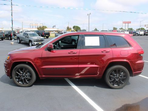 Used 2021 Jeep Grand Cherokee Laredo X image 5