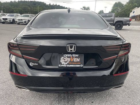 Used 2018 Honda Accord Sport image 9