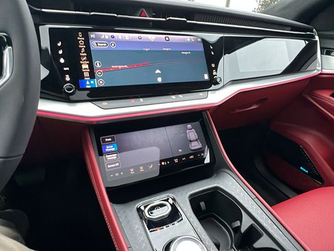 Used 2024 Jeep Wagoneer Launch Edition image 33