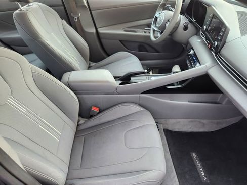 Used 2023 Hyundai Elantra SEL FWD image 11