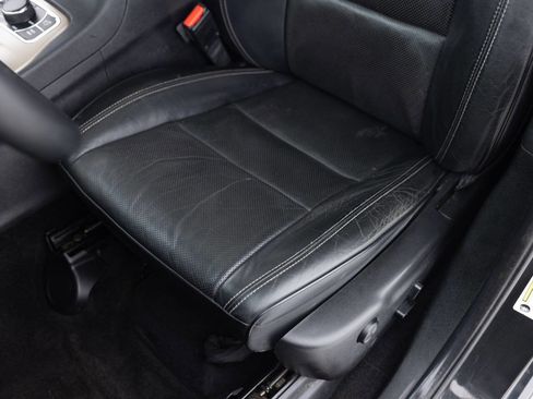 Used 2014 Jeep Grand Cherokee Overland w/ Advanced Technology Group image 21