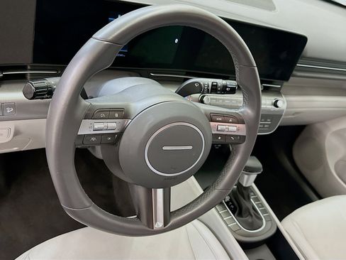 Used 2025 Hyundai Kona SEL image 18