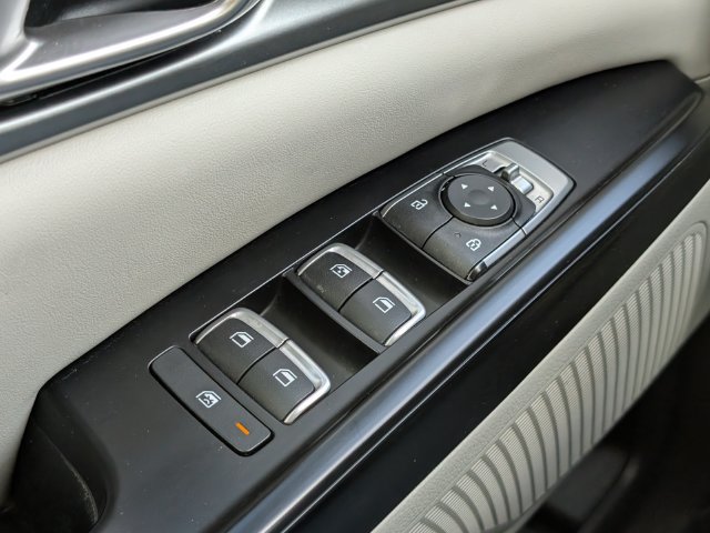 Used 2022 Kia Carnival LX FWD image 26