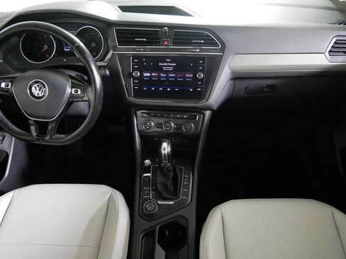 Used 2018 Volkswagen Tiguan SEL image 10