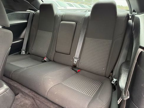 Used 2018 Dodge Challenger SXT image 22
