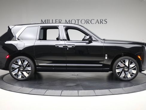 New 2026 Rolls-Royce Cullinan image 3