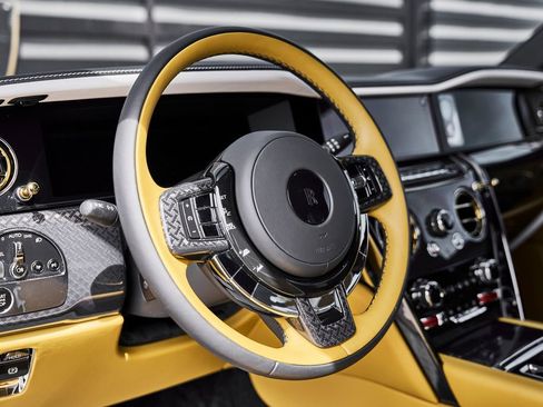 Used 2026 Rolls-Royce Cullinan Black Badge image 43