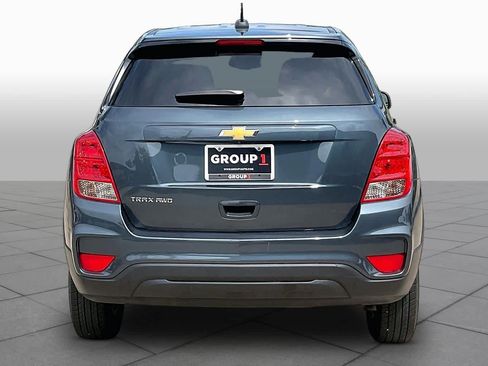 Used 2022 Chevrolet Trax LS w/ Tint and Cruise Package AWD/4WD image 5