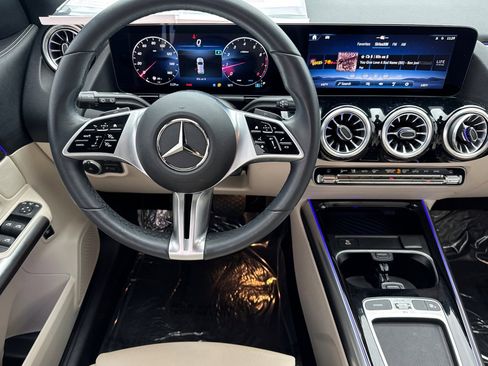 Used 2024 Mercedes-Benz GLA 250 4MATIC image 15