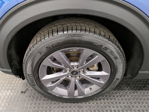 Certified 2022 Ford Explorer XLT w/ Equipment Group 202A image 7