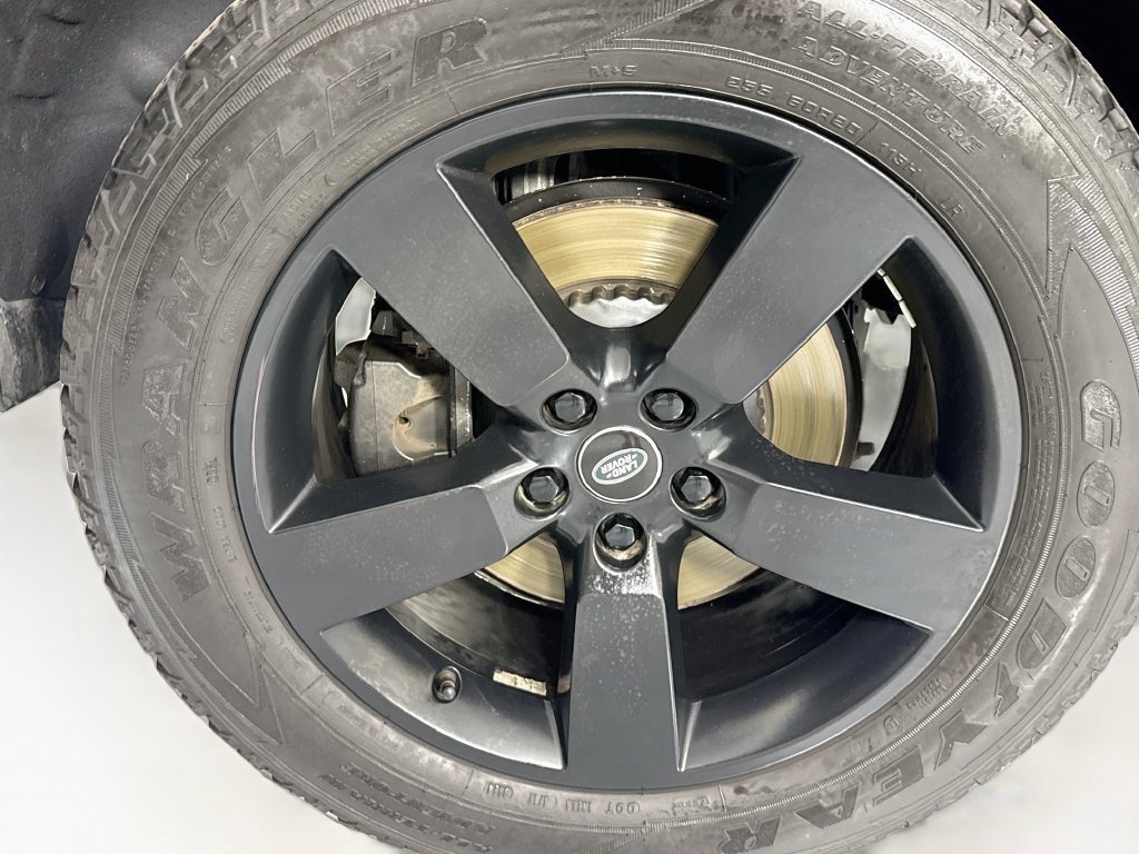 Used 2023 Land Rover Defender 130 First Edition AWD/4WD image 34