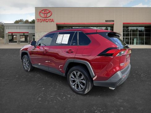 Certified 2022 Toyota RAV4 XLE Premium AWD/4WD image 6