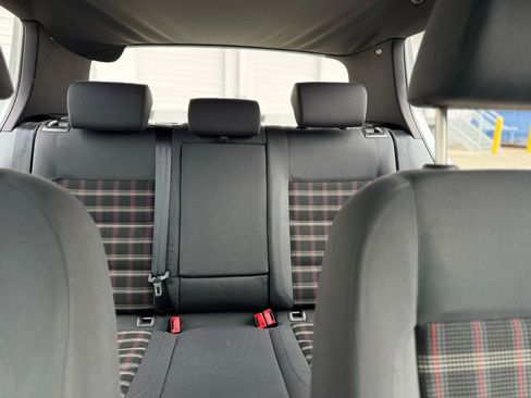 Used 2008 Volkswagen GTI 4-Door image 32