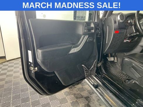 Used 2016 Jeep Wrangler Unlimited Rubicon image 11